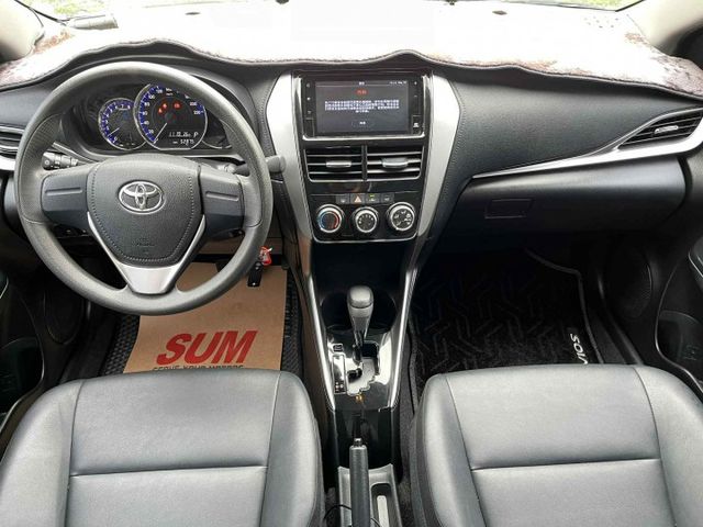 一手美車~原廠保養~原鈑件~TCS防滑~感應頭燈~倒車顯影~ISOFIX~里程僅跑5萬~購車即享2年5萬公里保固~可全貸  第9張相片