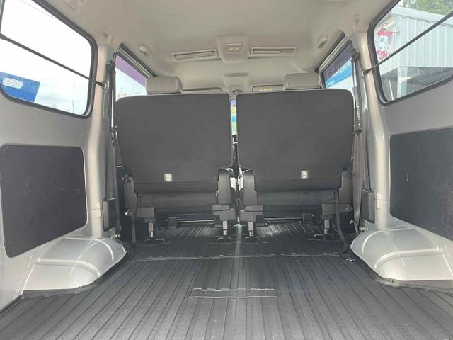 自排一手車~省油大空間~防滑胎壓氣囊循跡感應頭燈~商用車~露營車~原廠保固中~可全額貸款  第7張相片