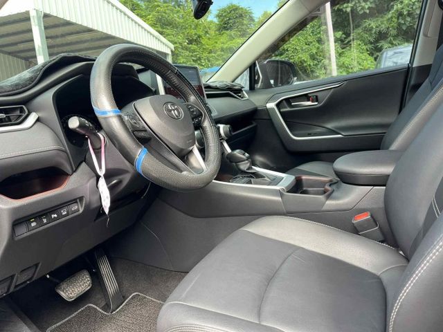 一手車旗艦版~ACC跟車電動尾門環景APPLE CAR PLAY車美皆在原廠保養~里程僅跑6萬多公里車況極佳可全額貸款~  第11張相片