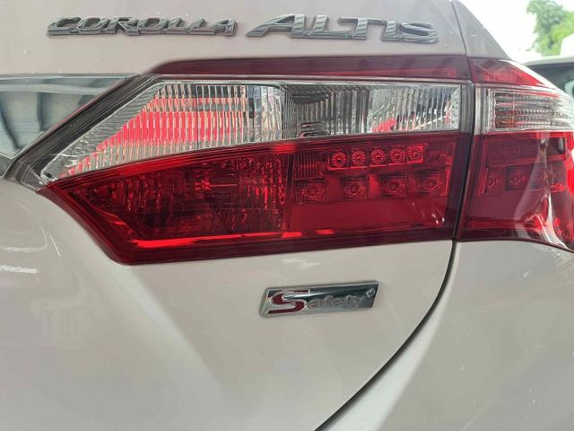S版一手車~I KEY~恆溫~定速~摸門~僅跑8萬多公里~車庫車~內外漂亮  第4張相片