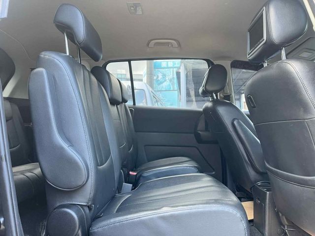 七人座原鈑件~側滑門~後座出風口~安卓機~倒車顯影~里程保證~可貸款  第9張相片