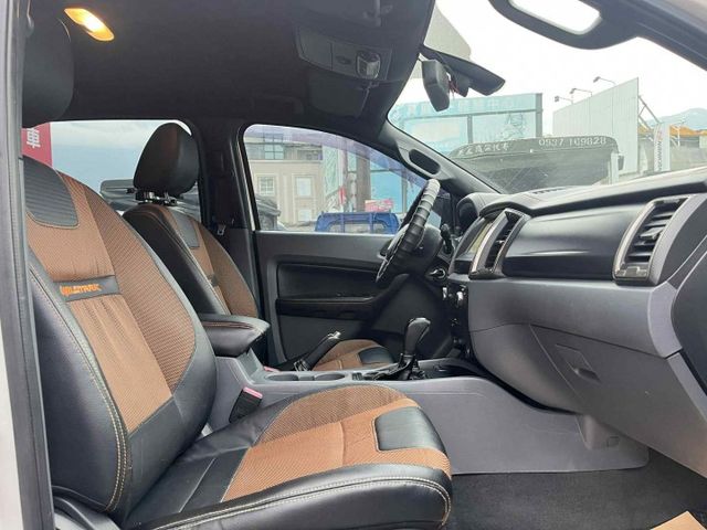 一手車柴油雙廂四輪傳動~爬山越野~全車原鈑件~無事故~無泡水~可全額貸款  第7張相片