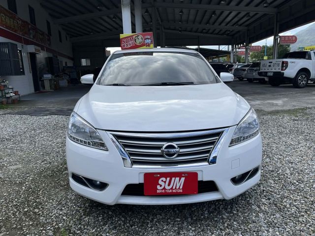 女用車原鈑件~恆溫~I KEY~定速~倒車顯影~認證優質代步車~可全額貸款  第2張相片