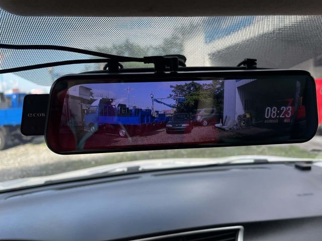 女用車原鈑件~恆溫~I KEY~定速~倒車顯影~認證優質代步車~可全額貸款  第12張相片