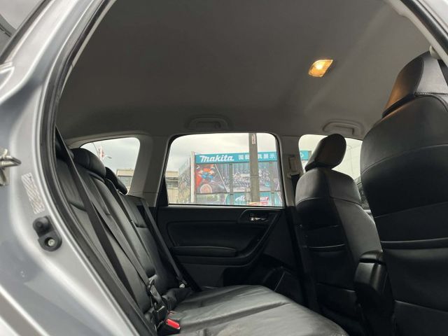 一手車~ 原鈑件~四輪傳動~電動尾門~四顆新輪胎~可全額貸款  第9張相片