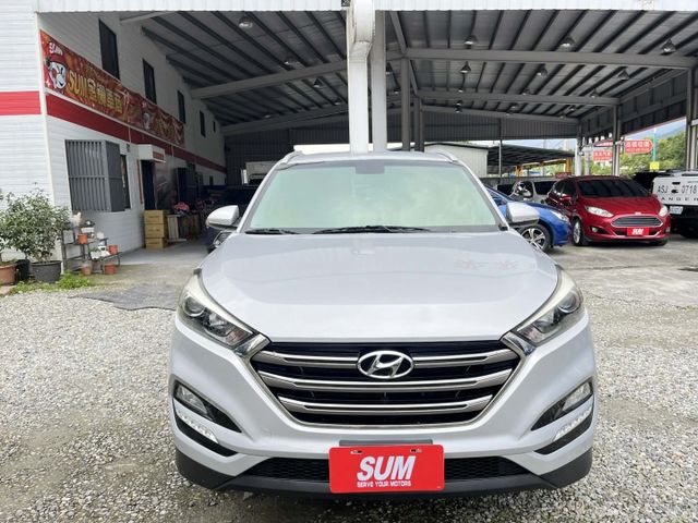 汽油時尚版~免鑰匙~摸門解鎖~電動椅~原廠影音大螢幕~四顆新輪胎~全車原鈑件皆在原廠保養~可全額貸款~  第2張相片