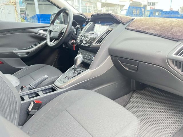 FOCUS 1.5渦輪~原鈑件認證車~安卓機 倒車顯影 換檔撥片 里程低~車況佳內外漂亮~可全額貸款~  第8張相片