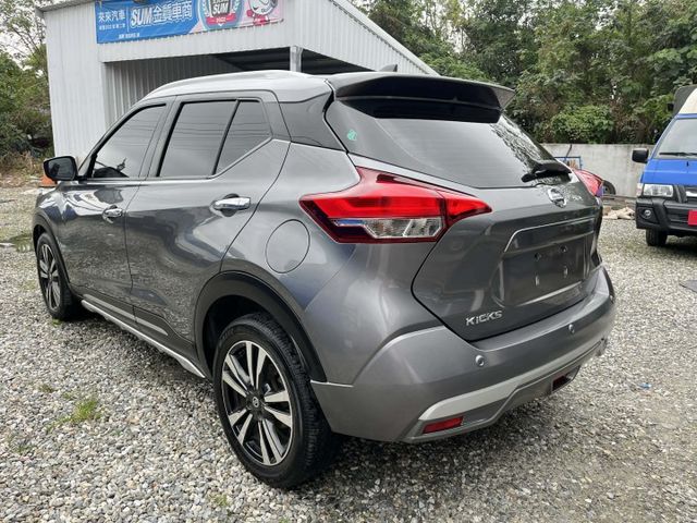 一手智行旗艦版~全車原鈑件皆在原廠保養~360度環景~盲點~自動煞停~LED頭燈~可全額貸款~2年5萬公里保固  第4張相片