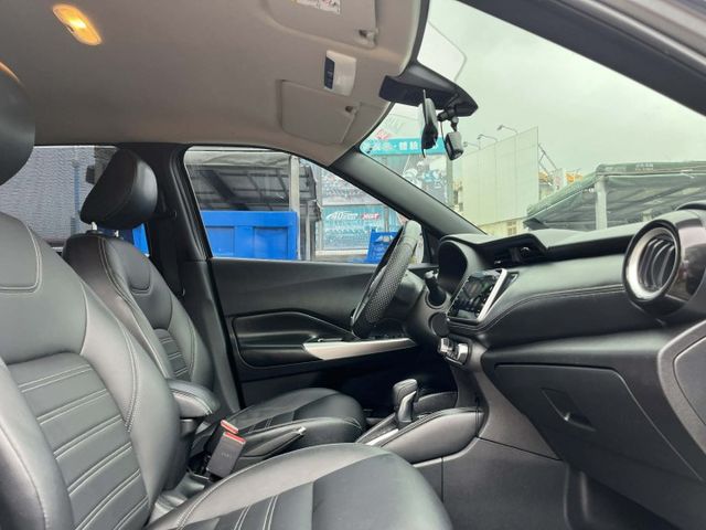 一手智行旗艦版~全車原鈑件皆在原廠保養~360度環景~盲點~自動煞停~LED頭燈~可全額貸款~2年5萬公里保固  第6張相片