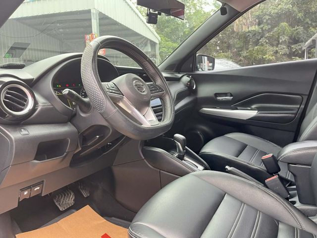 一手智行旗艦版~全車原鈑件皆在原廠保養~360度環景~盲點~自動煞停~LED頭燈~可全額貸款~2年5萬公里保固  第10張相片