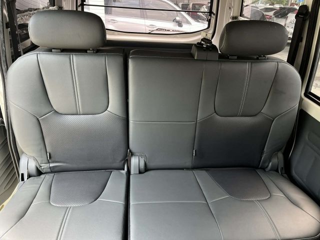 自排車~全車原鈑件~認證車~雙安全氣囊~定速~盲點~鋁圈~內外漂亮~兩年五萬公里保固可全額貸款~  第10張相片