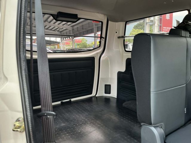 自排車~全車原鈑件~認證車~雙安全氣囊~定速~盲點~鋁圈~內外漂亮~兩年五萬公里保固可全額貸款~  第11張相片