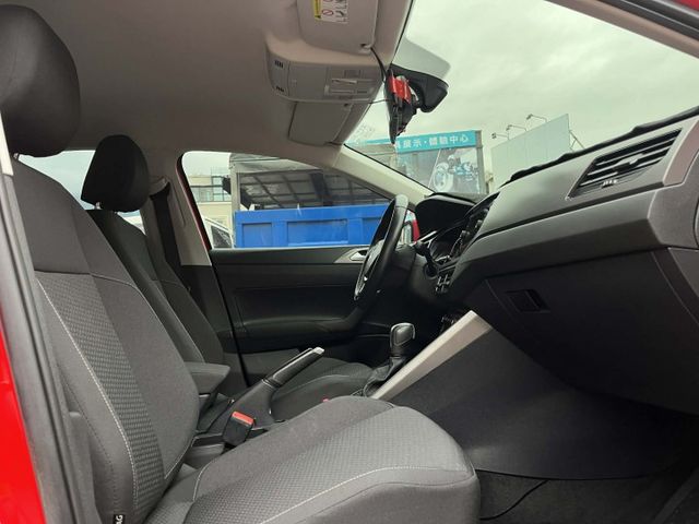 僅跑5千8百公里~一 手車庫車~原漆原鈑件原廠保養~1.0渦輪引擎省油省稅~安全性佳~可全額貸款  第7張相片