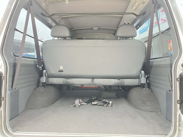 稀有自排一手車~里程僅跑1萬公里~盲點 定速 雙安全氣囊 ABS~全車原鈑件~原廠保養~內外如新~可全額貸款  第12張相片