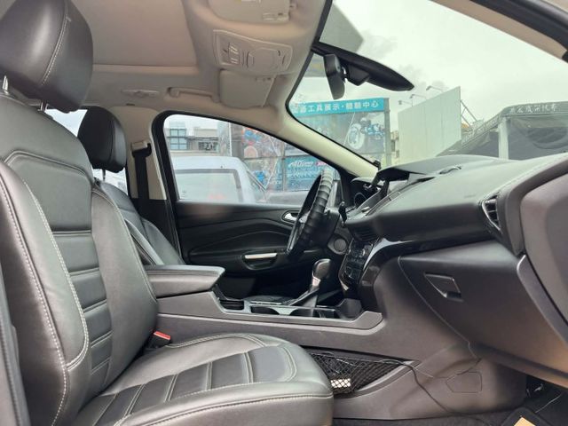 旗艦全景天窗~腳踢尾門~I KEY~摸門~電子手剎車~全車原鈑件~內外漂亮~優質車況~可全額貸款  第7張相片