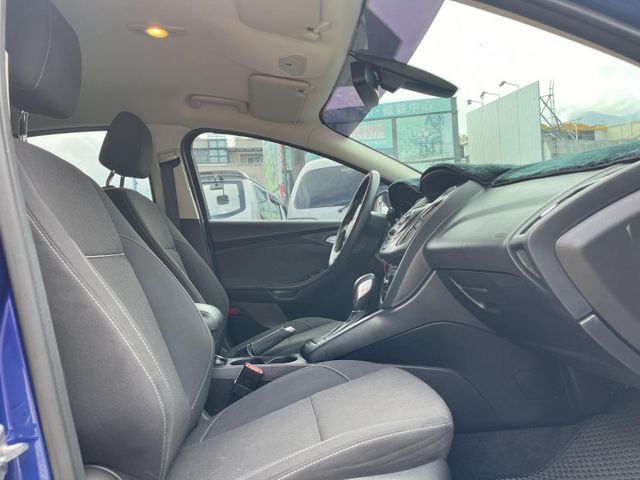 一手車原鈑件~認證車~恆溫定速電折後視鏡~光感應頭燈~~僅跑9萬多公里~可貸款~  第7張相片