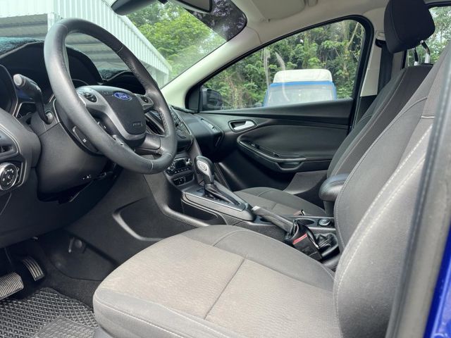 一手車原鈑件~認證車~恆溫定速電折後視鏡~光感應頭燈~~僅跑9萬多公里~可貸款~  第9張相片