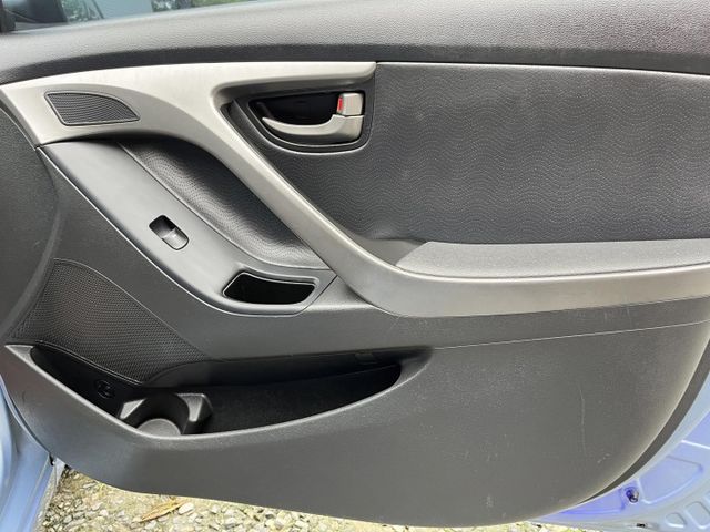 一手車~頂級版~原鈑件認證車~I KEY~摸門~電動椅~定速~天窗~恆溫~可貸款  第10張相片
