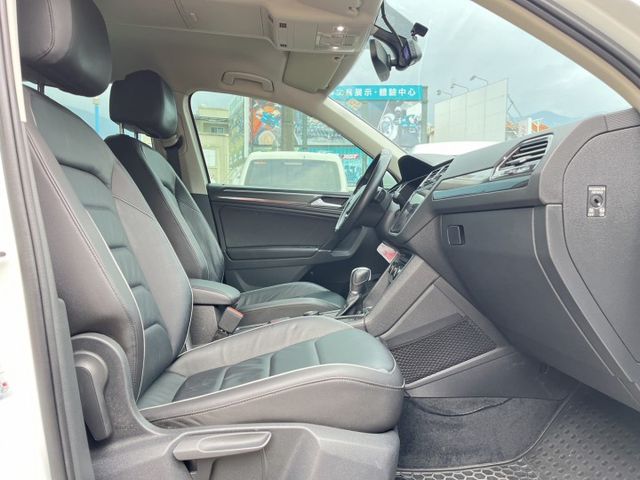 330TSI~ACC跟車 四輪傳動 電動尾門 I KEY 摸門 認證車~可全額貸款~  第7張相片