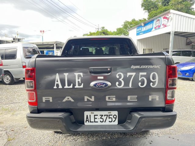 一手車~僅跑6萬9千公里~全車原鈑件~內裝氣氛好~底盤漂亮無鏽蝕~無惡操無遼溪~可全額貸款~  第5張相片