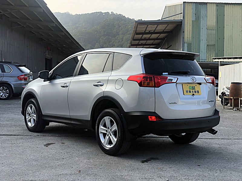 2013年 Toyota RAV4 2.0 E-Hi  第3張相片