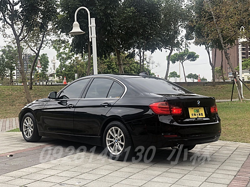 2014 BMW F30 318d 省油又有派頭!  第4張相片