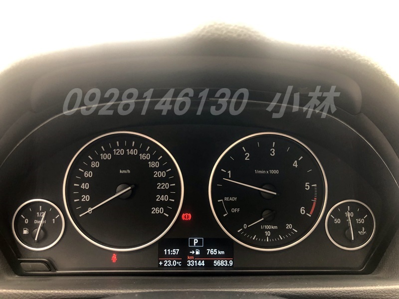 2014 BMW F30 318d 省油又有派頭!  第12張相片