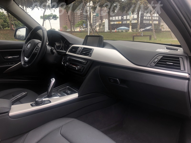2014 BMW F30 318d 省油又有派頭!  第17張相片