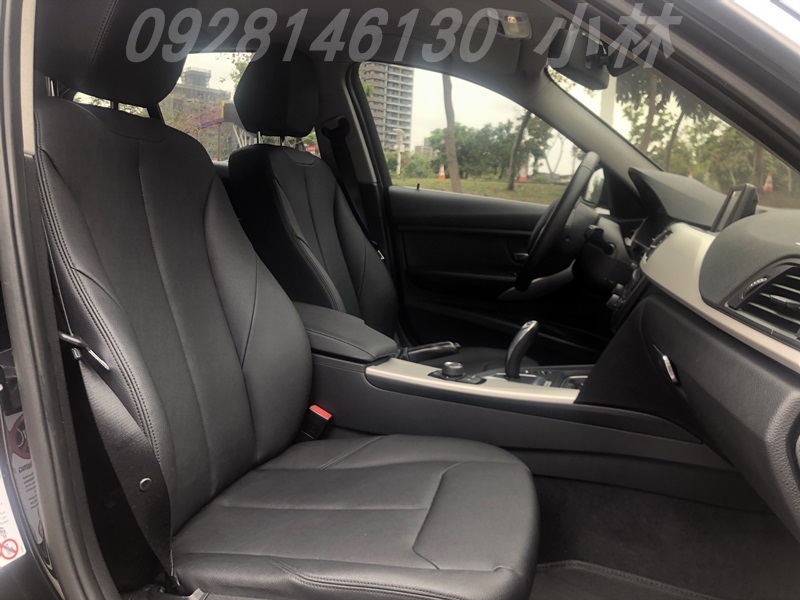2014 BMW F30 318d 省油又有派頭!  第18張相片
