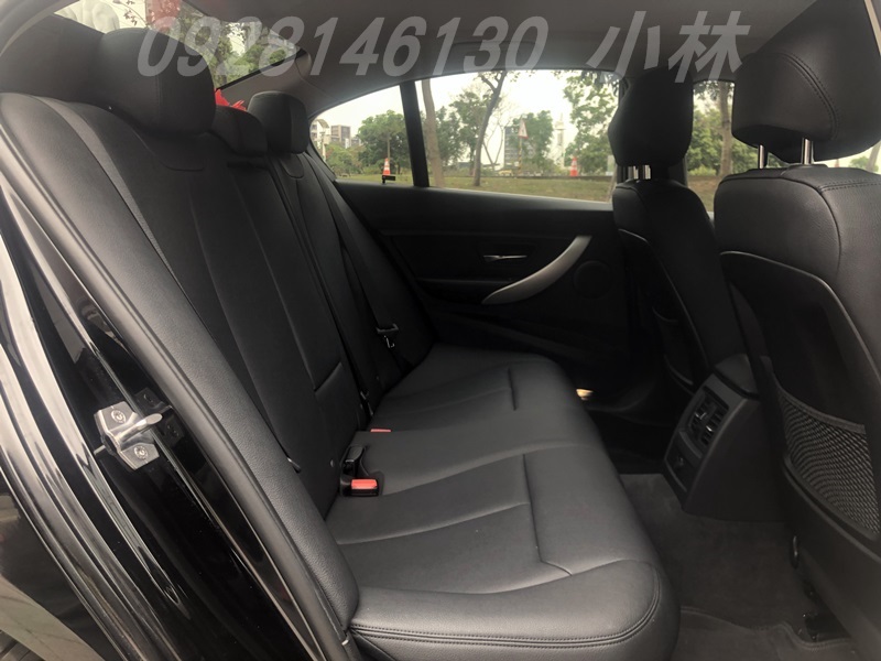 2014 BMW F30 318d 省油又有派頭!  第19張相片