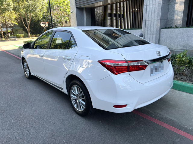 TOYOTA豐田 ALTIS  第2張相片