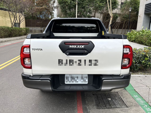 TOYOTA豐田 HILUX  第4張相片