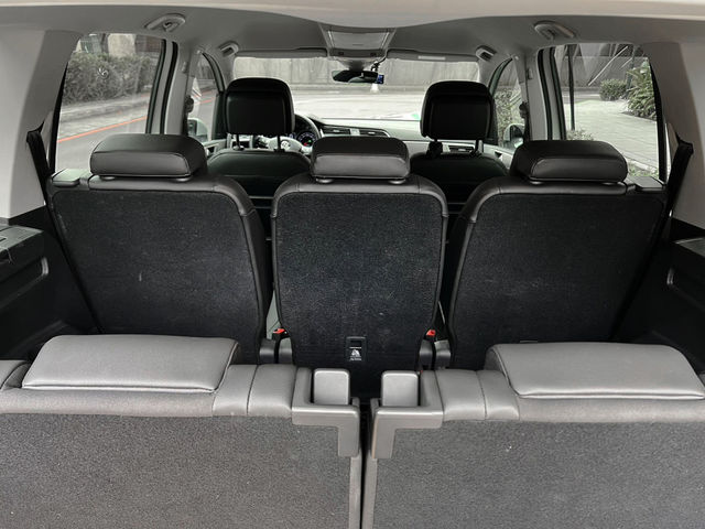 VOLKSWAGEN福斯 TOURAN  第13張相片