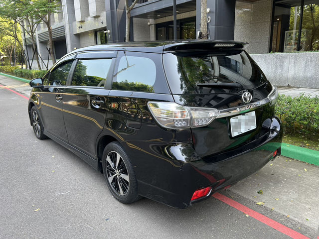 TOYOTA豐田 WISH  第2張相片