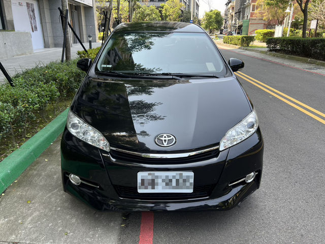 TOYOTA豐田 WISH  第3張相片