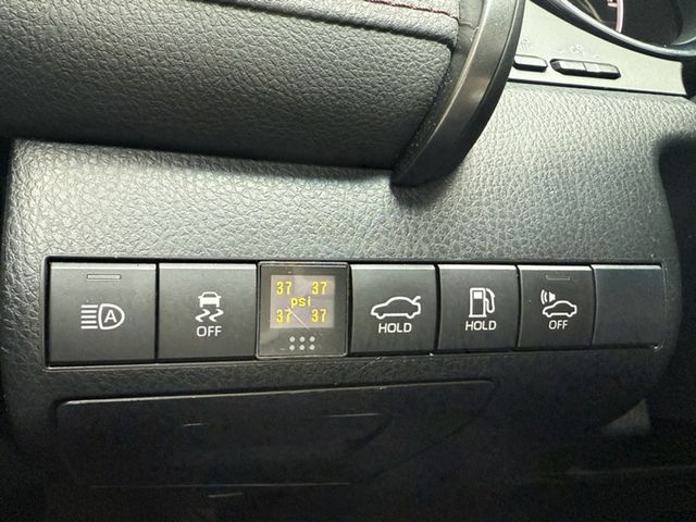 TOYOTA豐田 CAMRY HYBRID  第12張相片