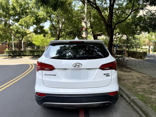 HYUNDAI現代 SANTA FE  第3張相片