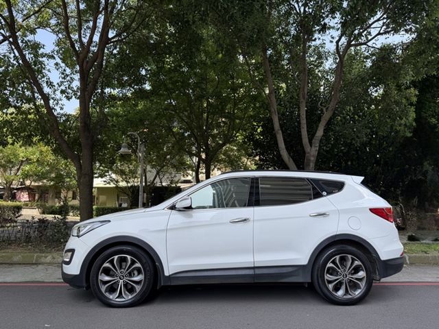 HYUNDAI現代 SANTA FE  第4張相片