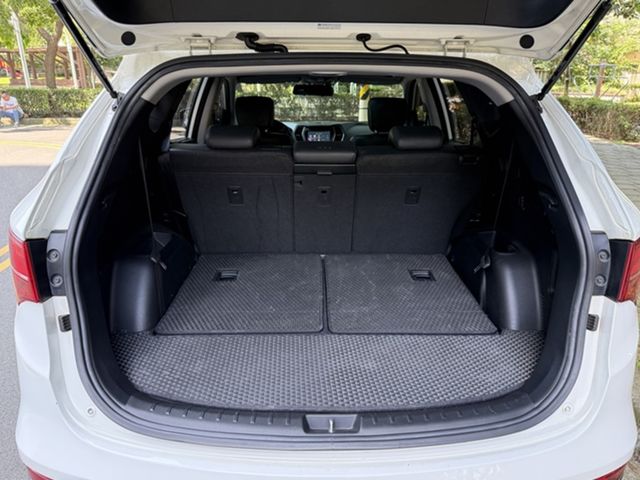 HYUNDAI現代 SANTA FE  第10張相片