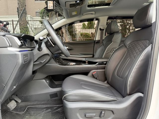 HYUNDAI現代 CUSTIN  第6張相片