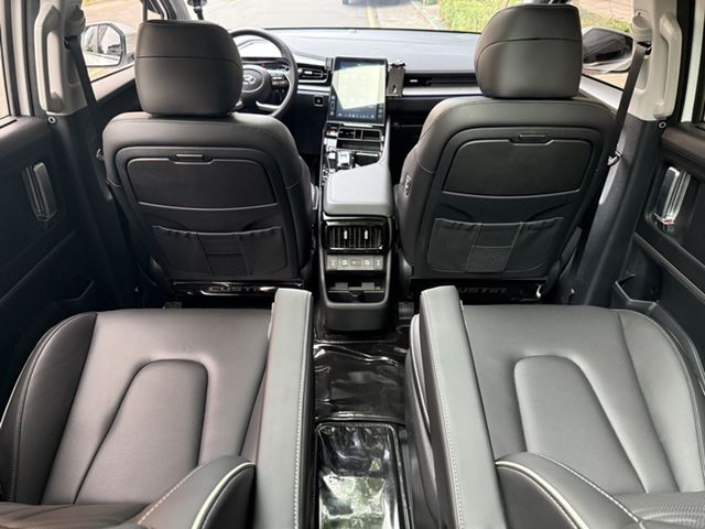 HYUNDAI現代 CUSTIN  第8張相片