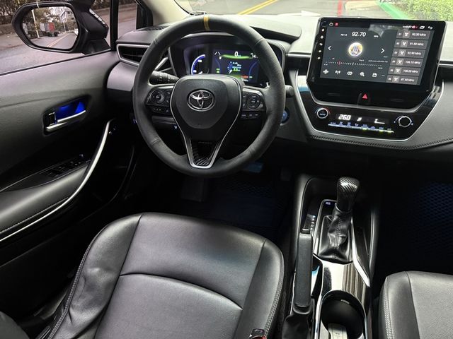 TOYOTA豐田 COROLLA ALTIS HYBRID  第5張相片