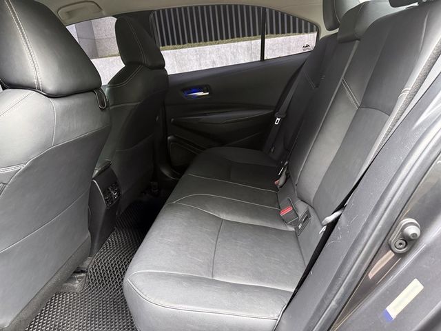 TOYOTA豐田 COROLLA ALTIS HYBRID  第8張相片