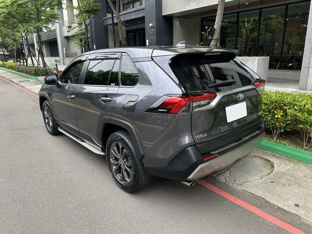 TOYOTA豐田 RAV4  第2張相片