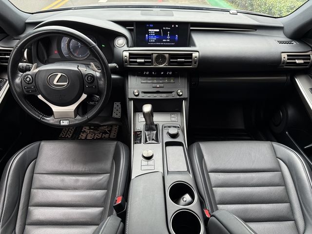 LEXUS凌志 IS200T  第3張相片