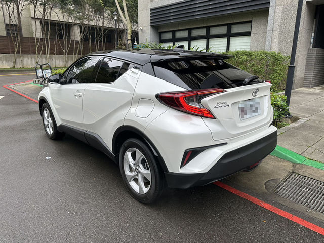 TOYOTA豐田 C-HR  第2張相片