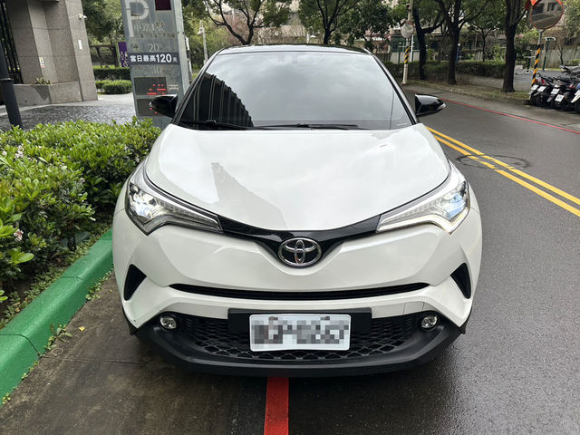 TOYOTA豐田 C-HR  第3張相片