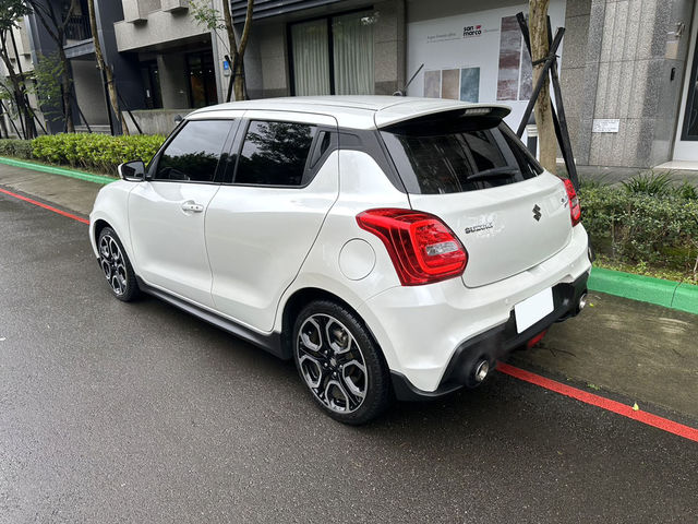 SUZUKI鈴木 SWIFT  第2張相片