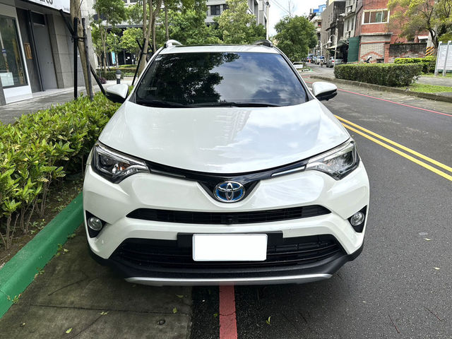 TOYOTA豐田 RAV4  第3張相片