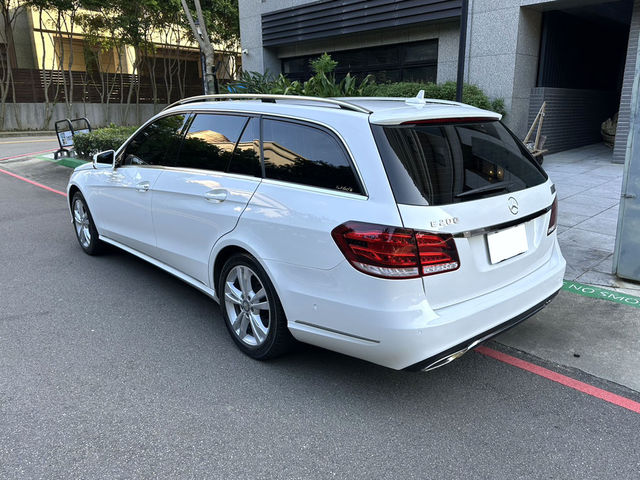 M-BENZ賓士 E200 ESTATE  第2張相片